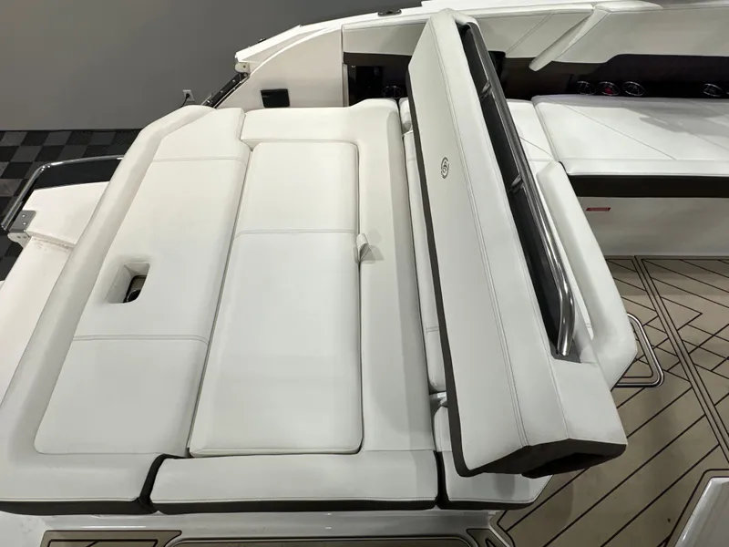 Slide: The Image of Cobalt R8 2026 - 10