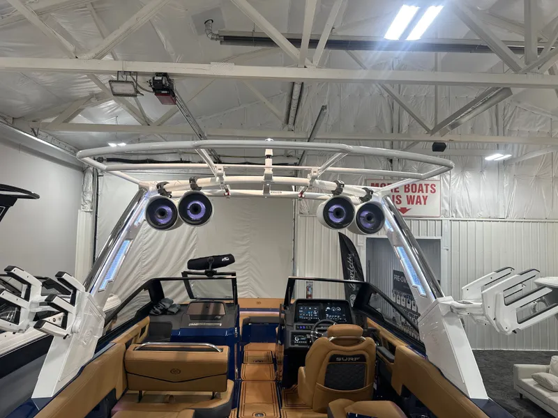 Slide: The Image of Cobalt R8 Surf 2026 - 10