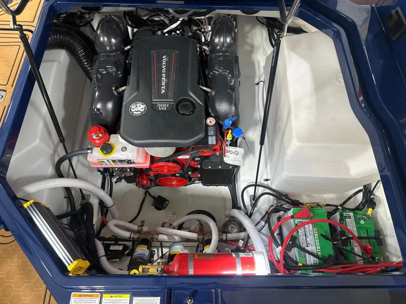 Slide: The Image of Cobalt R8 Surf 2026 - 24