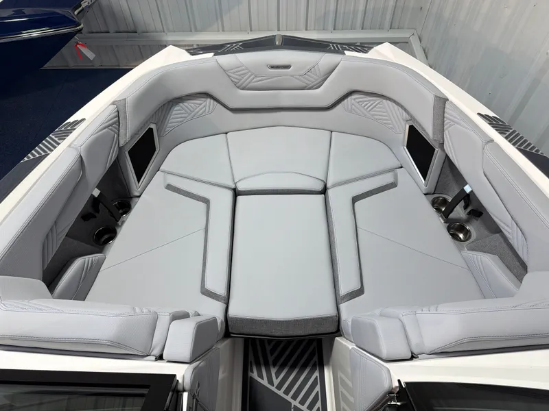 Slide: The Image of MasterCraft XStar 23 2026 - 9