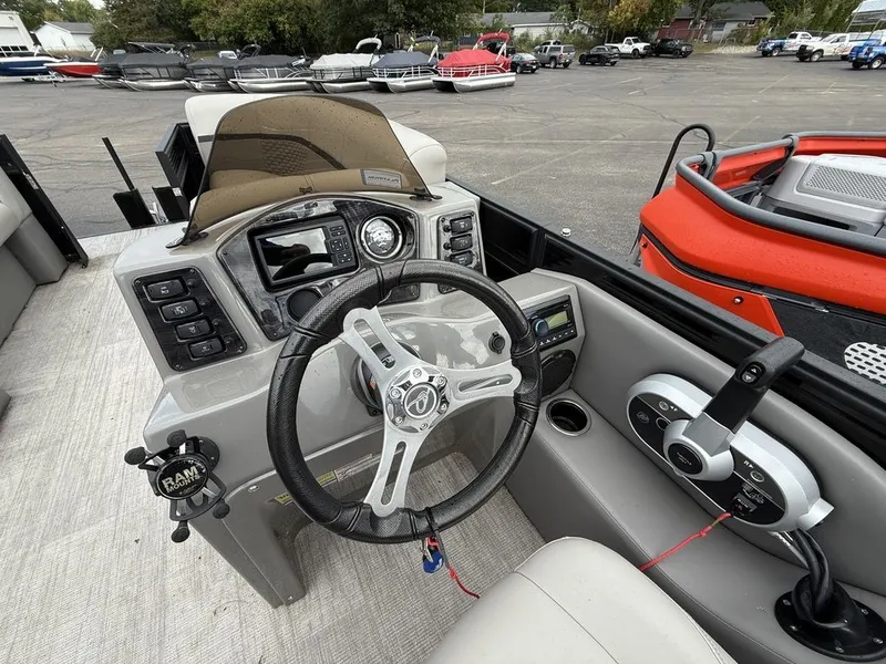 Slide: The Image of Apex Marine 820 XRE Cruise LT 2022 - 13