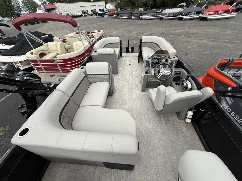 Slide: The Image of Apex Marine 820 XRE Cruise LT 2022 - 14