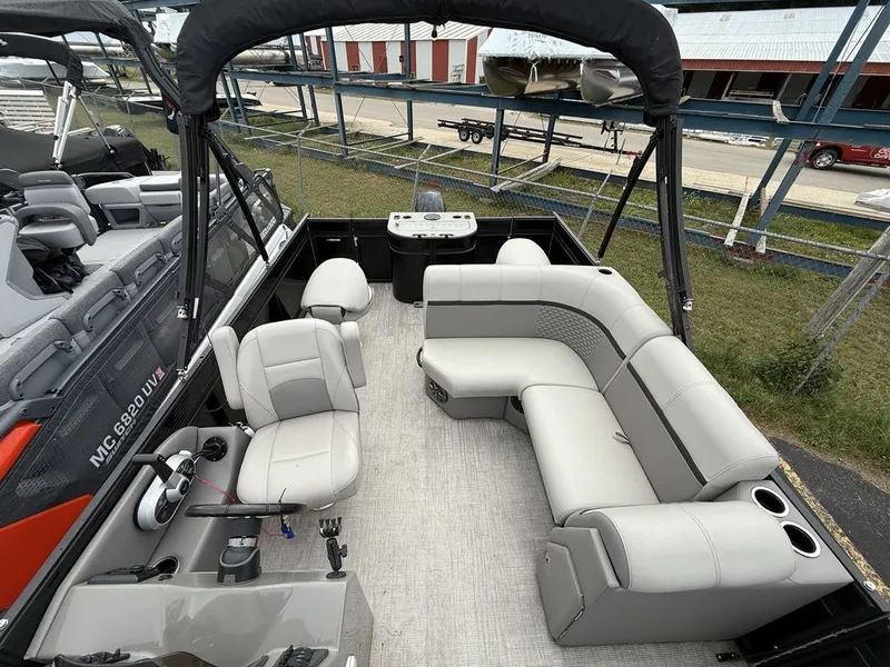 Slide: The Image of Apex Marine 820 XRE Cruise LT 2022 - 16