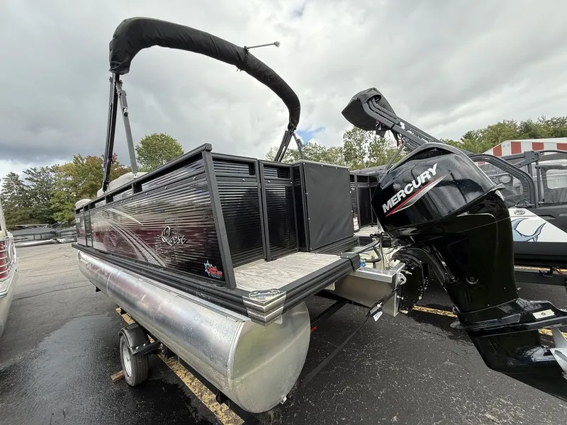 Slide: The Image of Apex Marine 820 XRE Cruise LT 2022 - 2