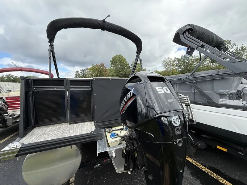 Slide: The Image of Apex Marine 820 XRE Cruise LT 2022 - 3