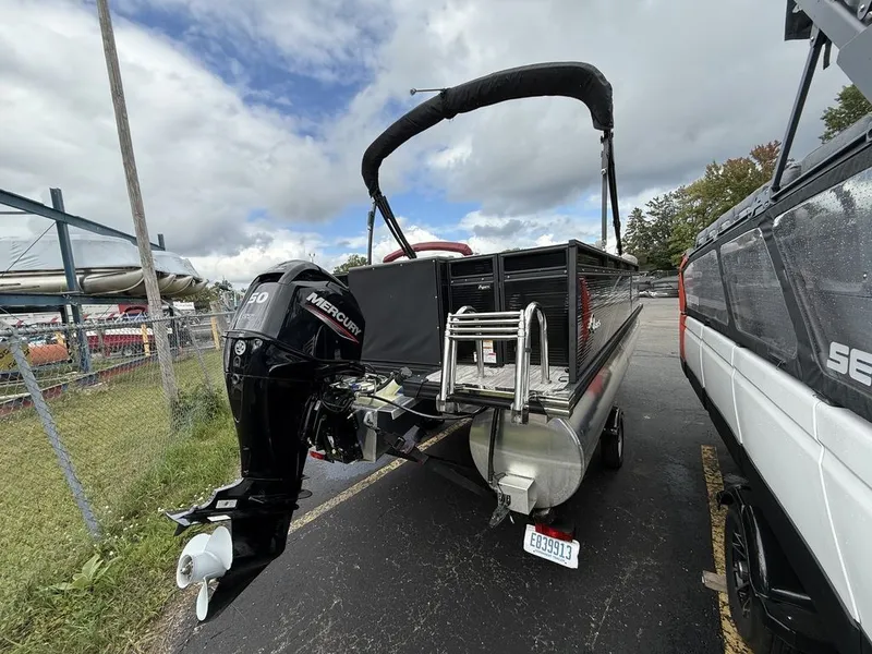 Slide: The Image of Apex Marine 820 XRE Cruise LT 2022 - 4