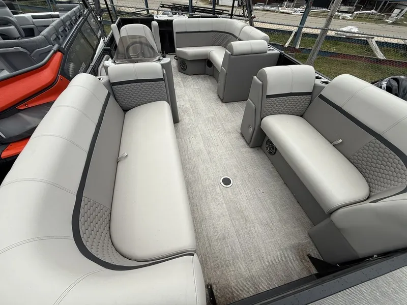 Slide: The Image of Apex Marine 820 XRE Cruise LT 2022 - 6