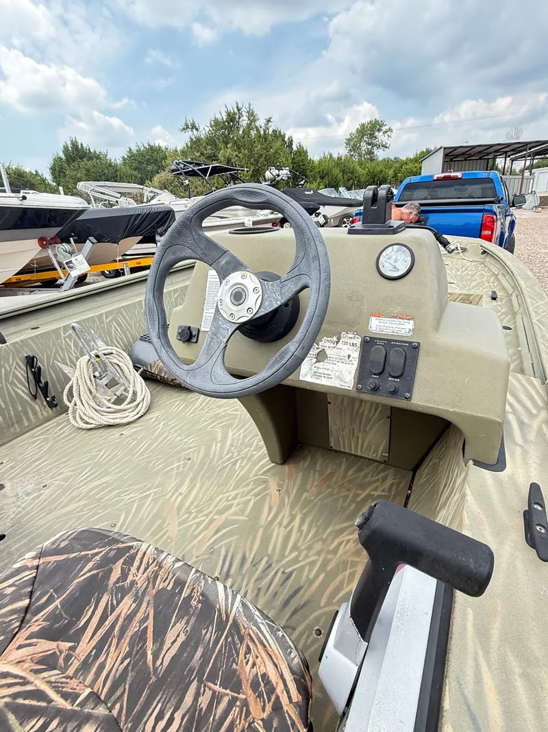 Slide: The Image of Tracker 1754 MVX S/C 2017 - 10