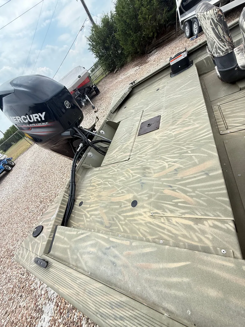 Slide: The Image of Tracker 1754 MVX S/C 2017 - 12