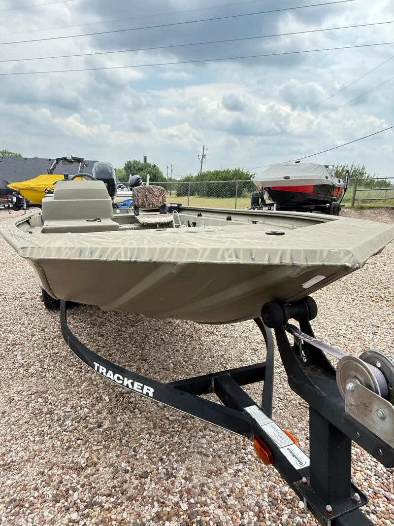 Slide: The Image of Tracker 1754 MVX S/C 2017 - 5