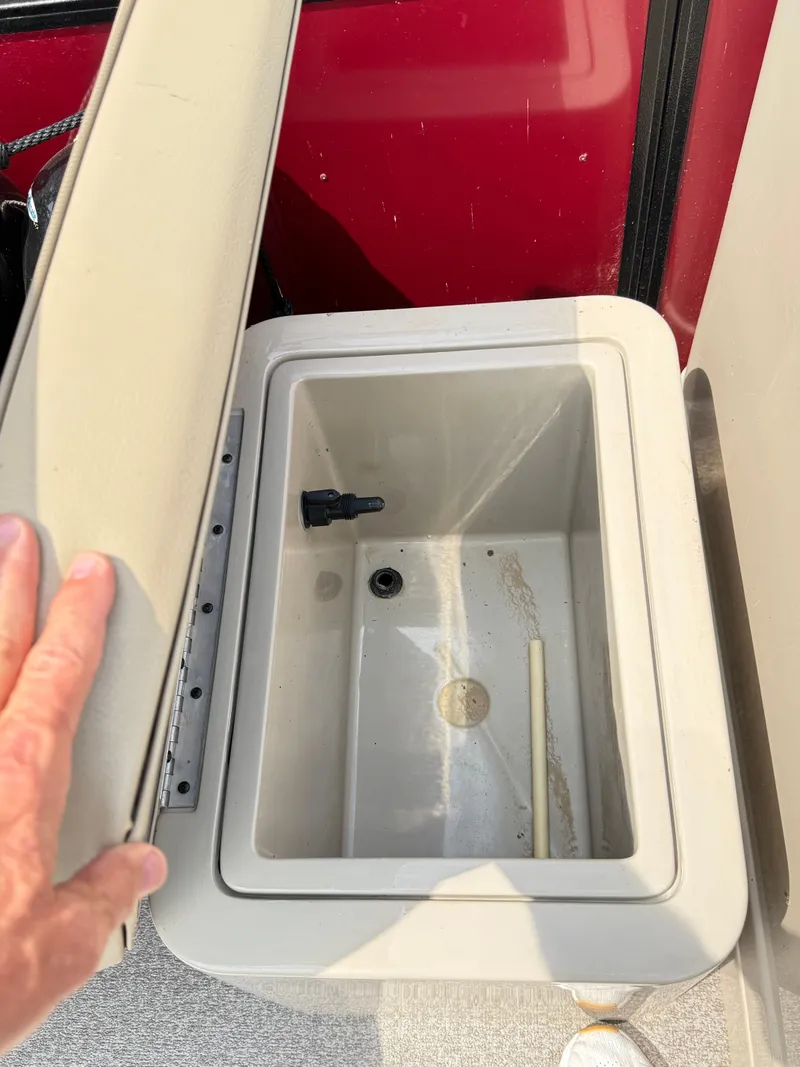 Slide: The Image of Veranda VF22F4 2022 - 24