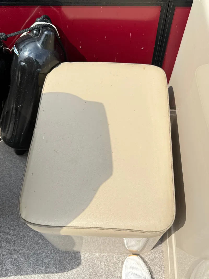 Slide: The Image of Veranda VF22F4 2022 - 25