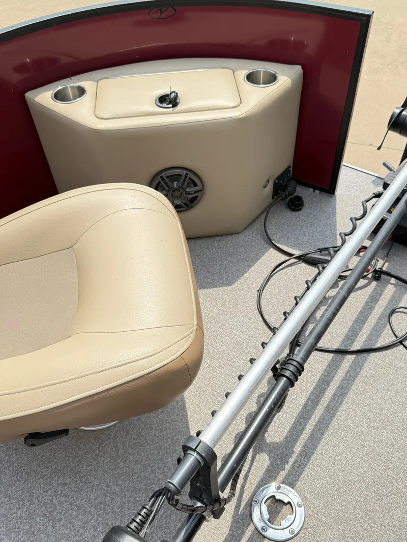 Slide: The Image of Veranda VF22F4 2022 - 26