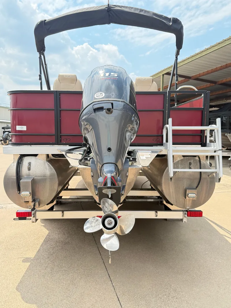 Slide: The Image of Veranda VF22F4 2022 - 5