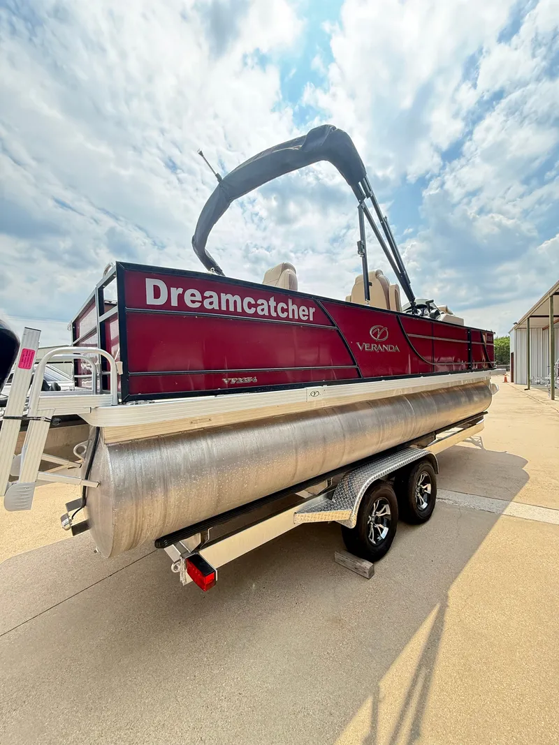 Slide: The Image of Veranda VF22F4 2022 - 8