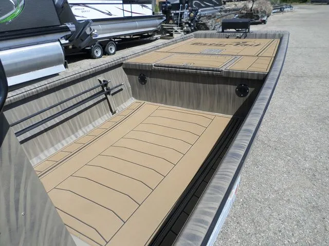 Slide: The Image of Gator-Tail 1754 Extreme CC 2026 - 4