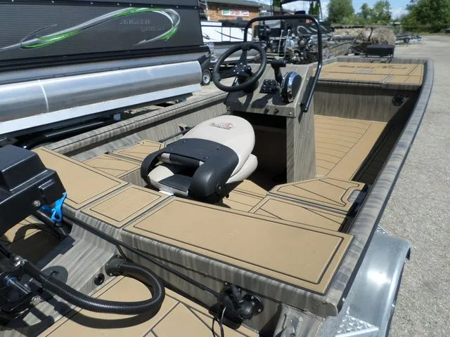 Slide: The Image of Gator-Tail 1754 Extreme CC 2026 - 6