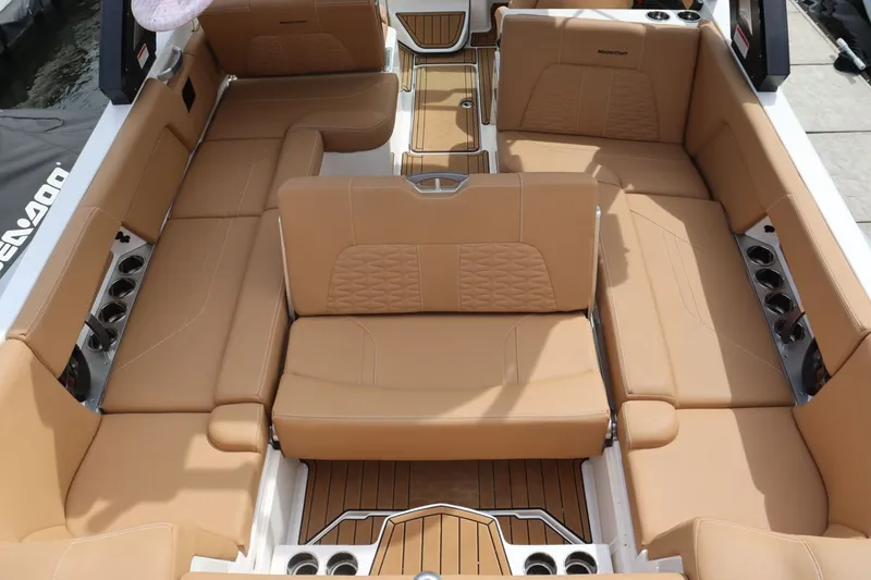 Slide: The Image of MasterCraft X26 2022 - 11