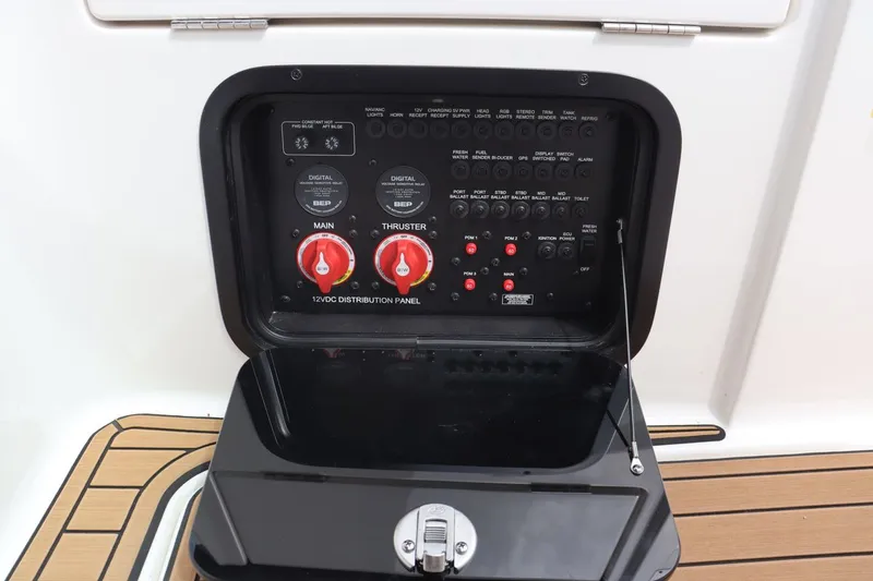 Slide: The Image of MasterCraft X26 2022 - 24