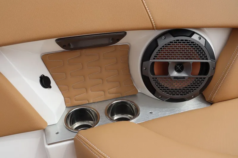 Slide: The Image of MasterCraft X26 2022 - 30