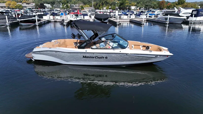Slide: The Image of MasterCraft X26 2022 - 61