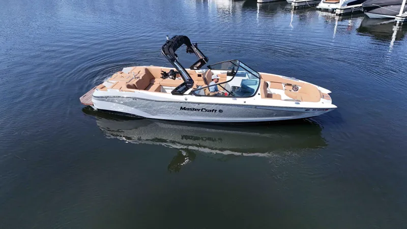 Slide: The Image of MasterCraft X26 2022 - 68