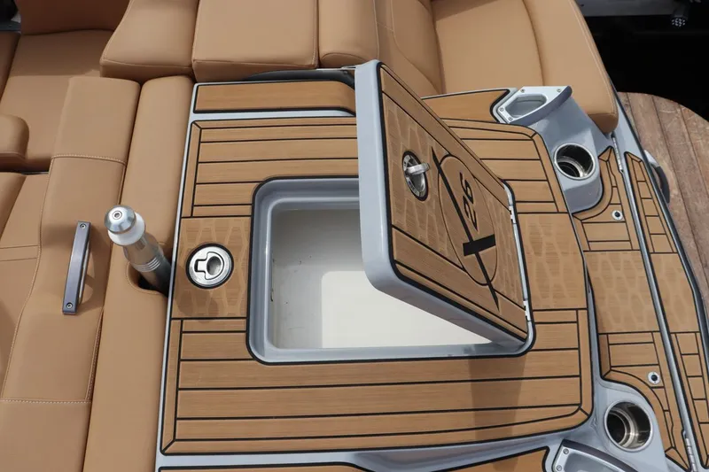 Slide: The Image of MasterCraft X26 2022 - 7