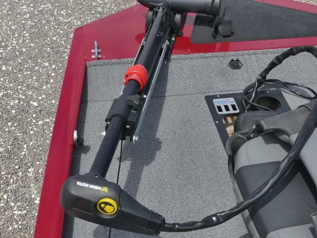 Slide: The Image of Tracker Pro 170 2020 - 14