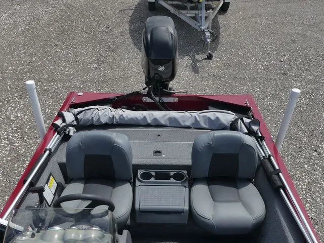 Slide: The Image of Tracker Pro 170 2020 - 15