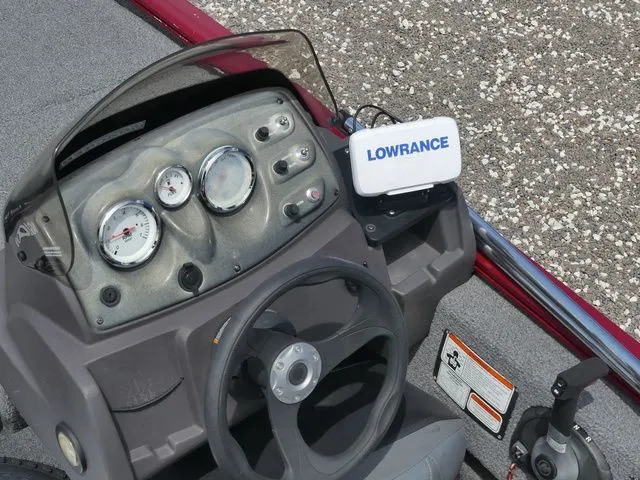 Slide: The Image of Tracker Pro 170 2020 - 16