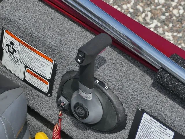 Slide: The Image of Tracker Pro 170 2020 - 17