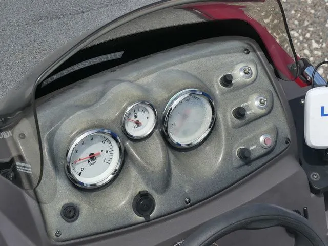 Slide: The Image of Tracker Pro 170 2020 - 19