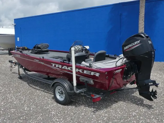 Slide: The Image of Tracker Pro 170 2020 - 6