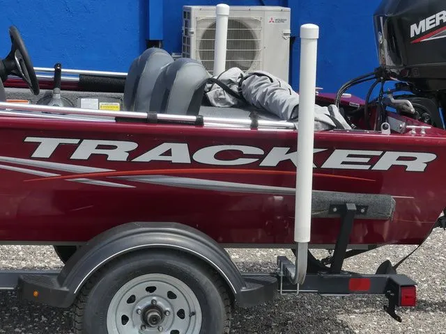 Slide: The Image of Tracker Pro 170 2020 - 8