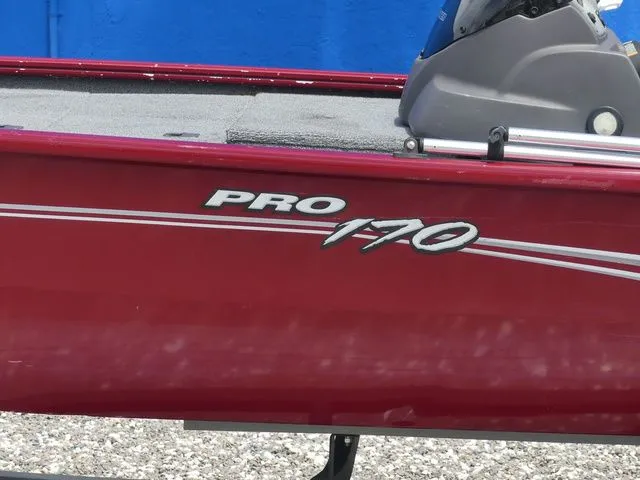 Slide: The Image of Tracker Pro 170 2020 - 9