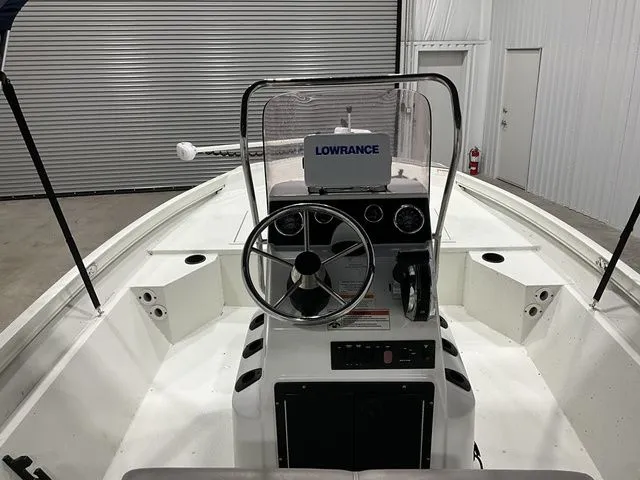 Slide: The Image of Crestliner 1800 Bay 2020 - 6