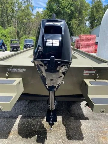 Slide: The Image of Tracker Grizzly 1654 T Sportsman 2026 - 4