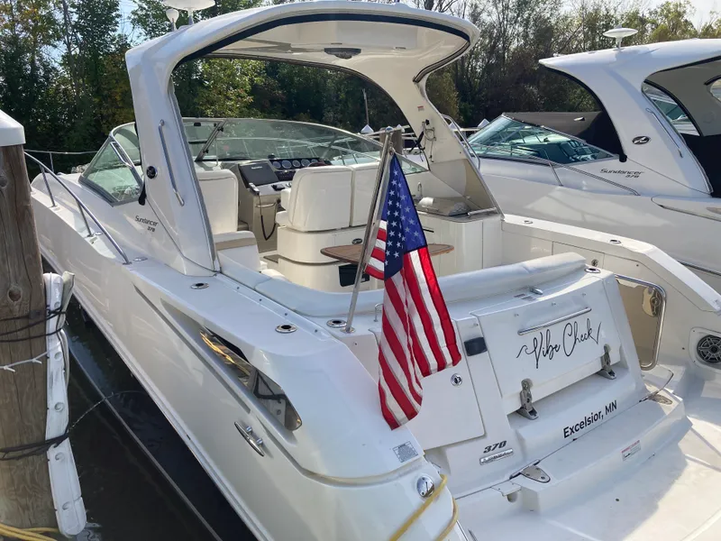 Slide: The Image of Sea Ray 350 SUNDANCER 2009 - 15