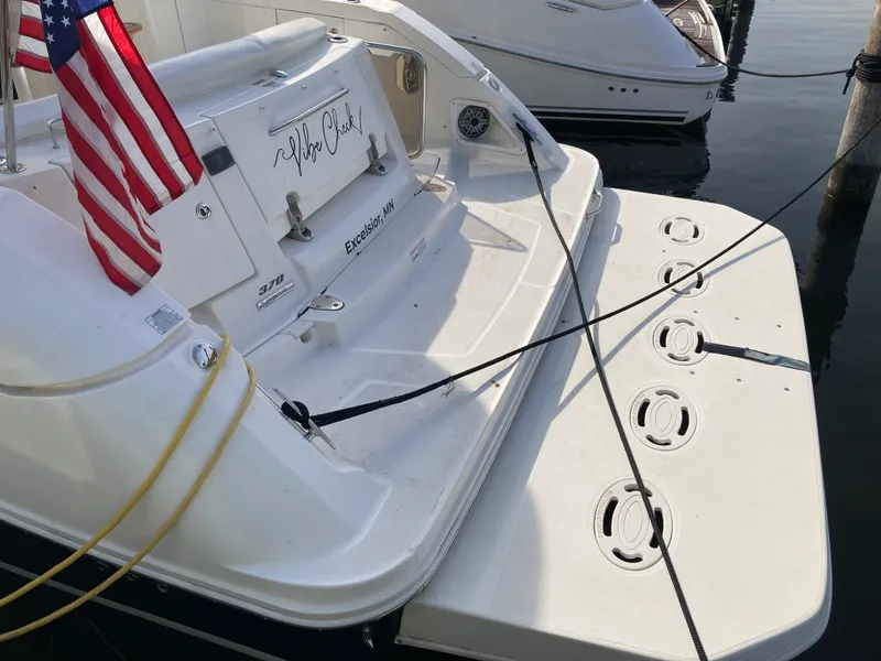 Slide: The Image of Sea Ray 350 SUNDANCER 2009 - 16