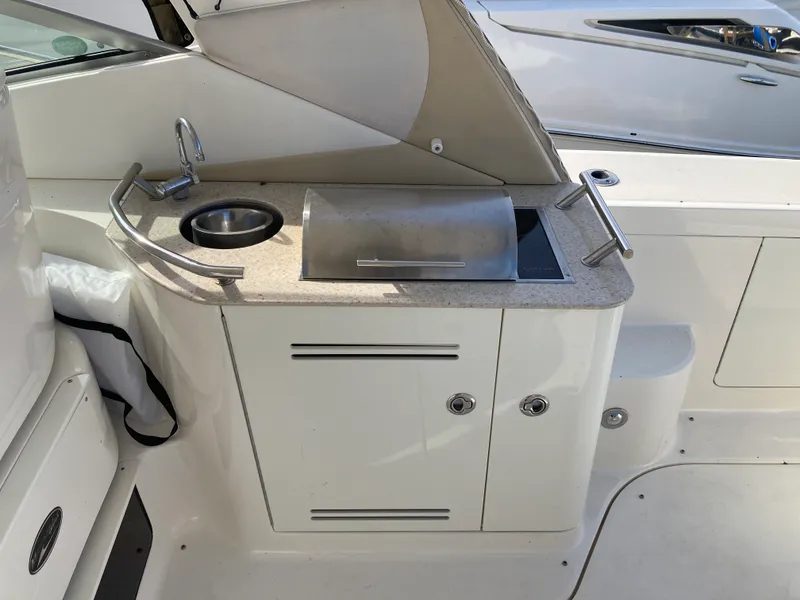 Slide: The Image of Sea Ray 350 SUNDANCER 2009 - 20