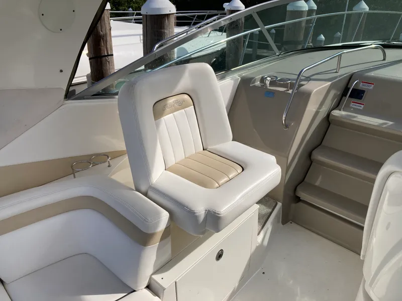 Slide: The Image of Sea Ray 350 SUNDANCER 2009 - 23