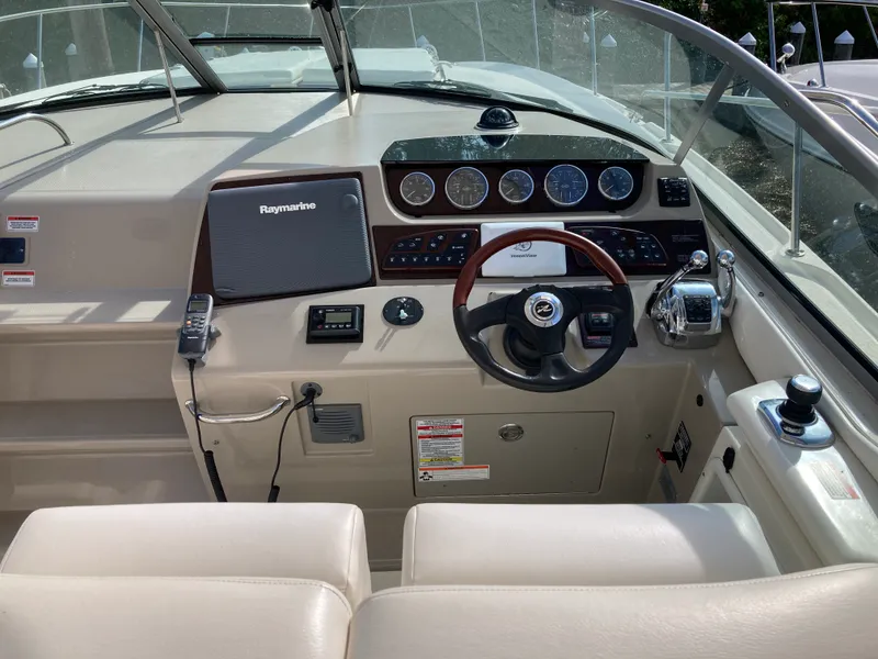 Slide: The Image of Sea Ray 350 SUNDANCER 2009 - 25