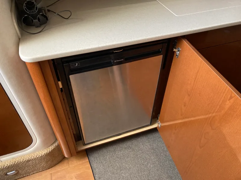 Slide: The Image of Sea Ray 350 SUNDANCER 2009 - 33