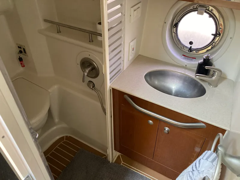 Slide: The Image of Sea Ray 350 SUNDANCER 2009 - 37