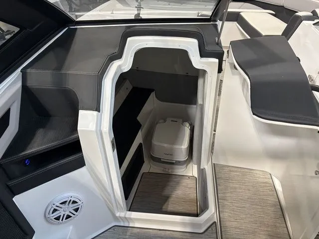 Slide: The Image of Cobalt R8 Surf 2022 - 16