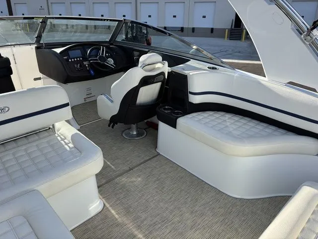 Slide: The Image of Cobalt R7 Surf 2019 - 14