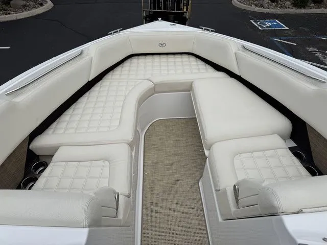 Slide: The Image of Cobalt R7 Surf 2019 - 6