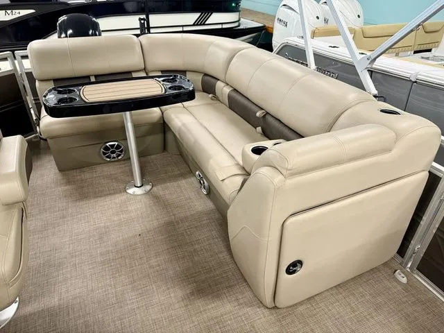 Slide: The Image of Sun Tracker Party Barge 20 DLX 2024 - 3