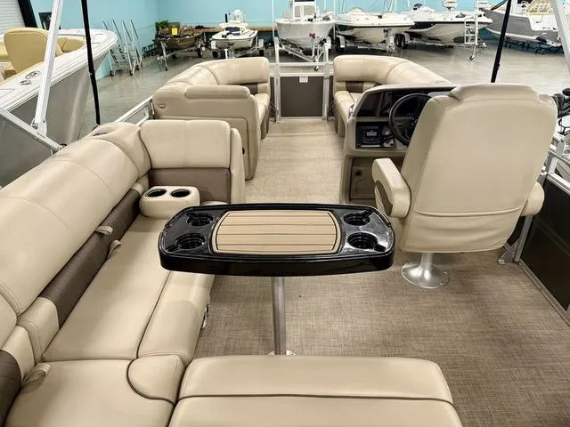 Slide: The Image of Sun Tracker Party Barge 20 DLX 2024 - 6