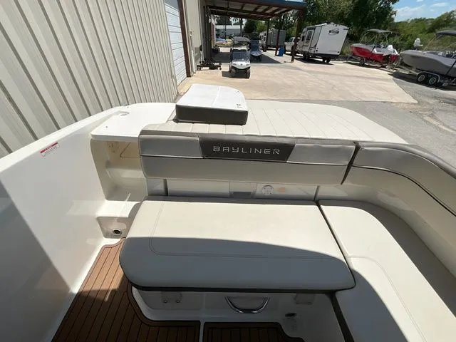Slide: The Image of Bayliner VR5 BR 2019 - 12